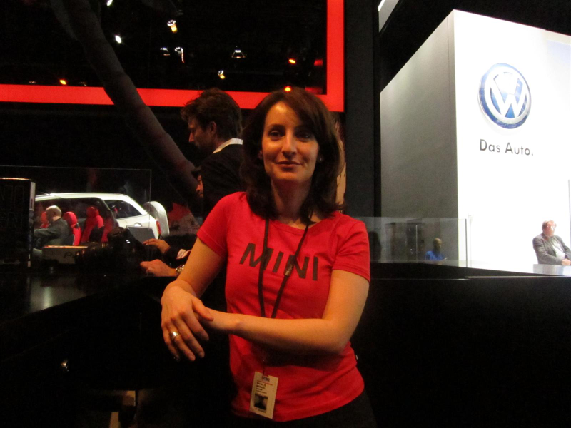 Illustration for article titled Booth Professionals of the 2010 Detroit Auto Show